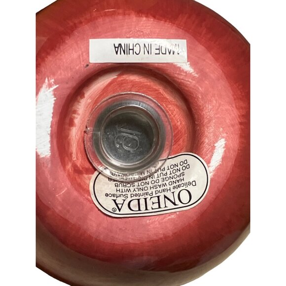 Oneida Apple Salt and Pepper Shakers, Yellow Apple and Red Apple Shakers - Picture 9 of 12